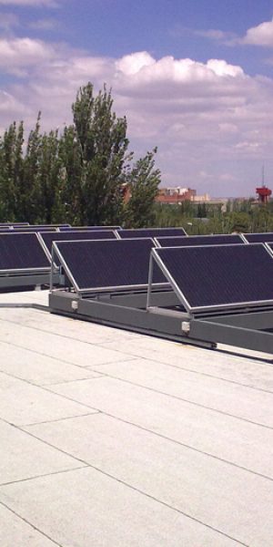 El departamento especializado de MEG tiene amplia experiencia en el sector de la energía solar fotovoltaica y en otros tipos de energías renovables. Realizamos instalaciones de placas solares fotovoltaicas, generadores de autoconsumo y en sistemas autónomos de gas.